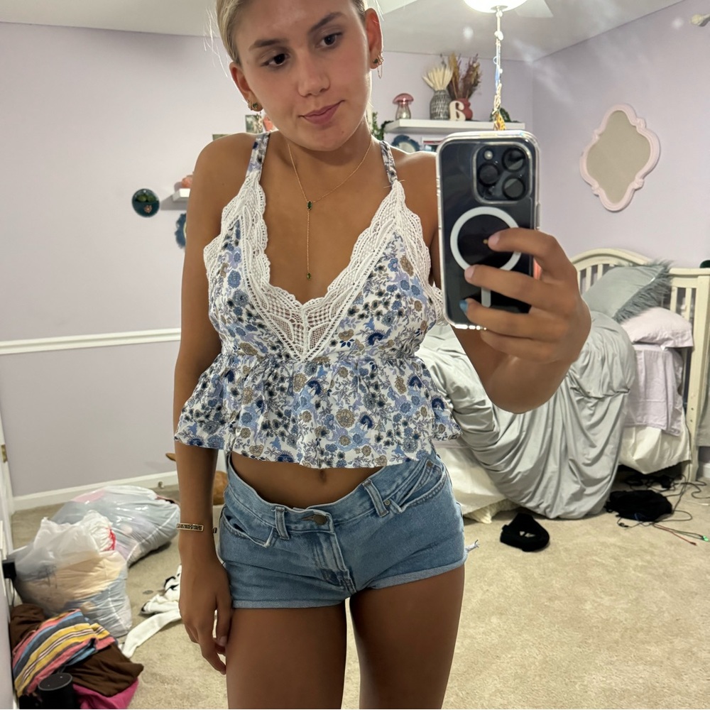 Cute blue tank doesn’t fit my boobs, super cute summer wear